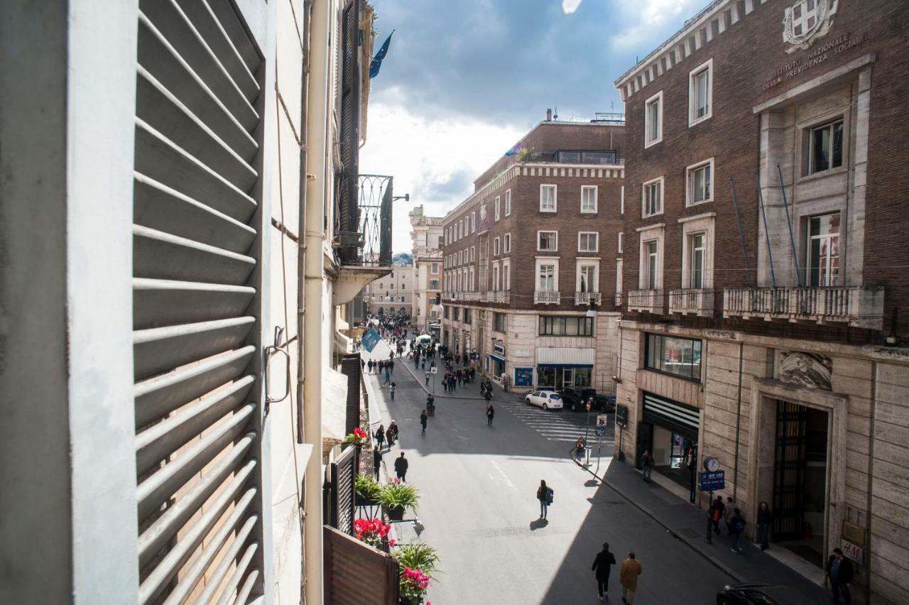 Santa Cecilia Apartment In Via Del Corso Rome Bagian luar foto