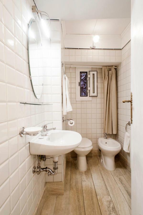 Santa Cecilia Apartment In Via Del Corso Rome Bagian luar foto